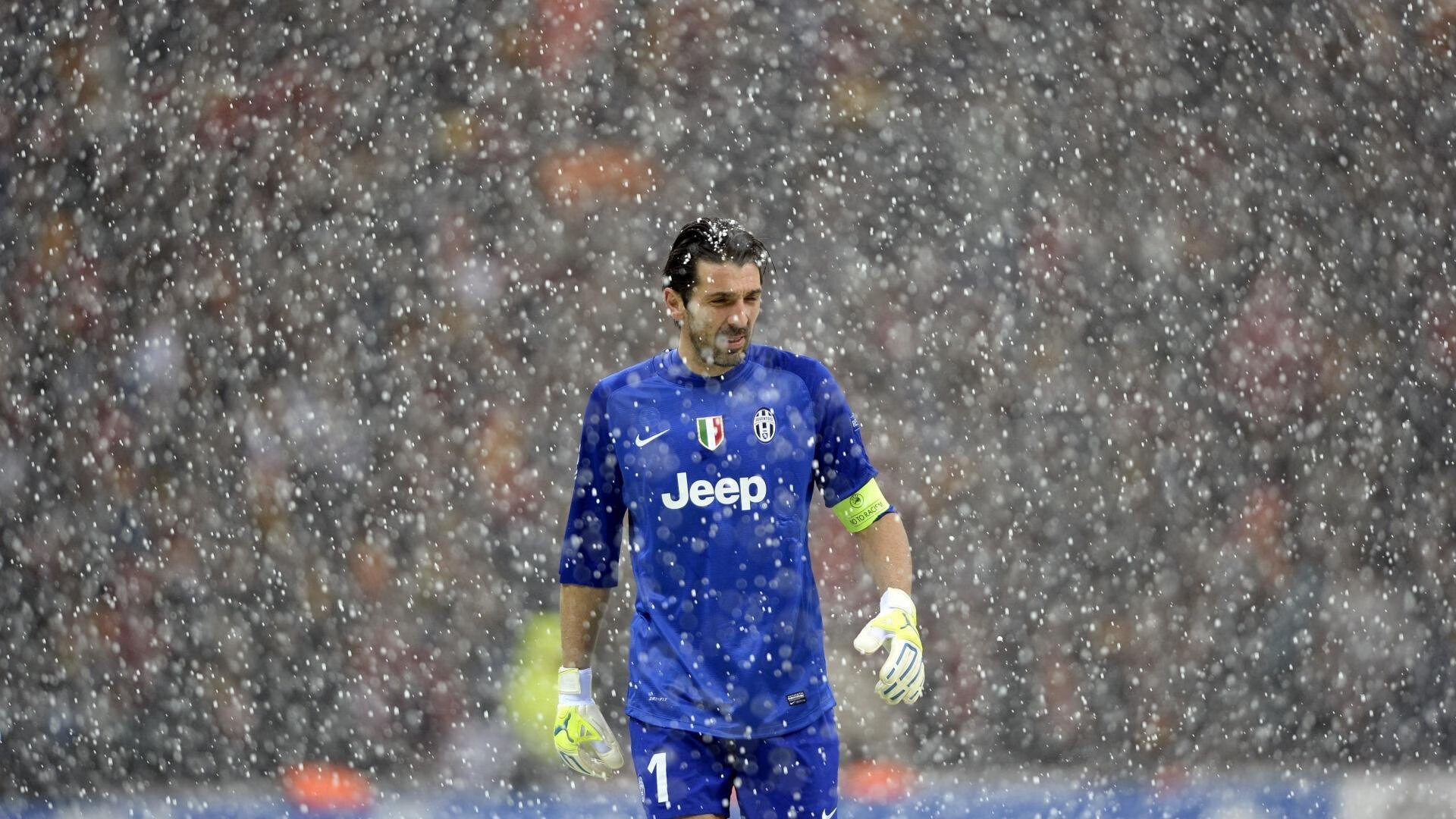 爱游戏平台-庞蒂赛场表现引发媒体关注，庞蒂设计作品